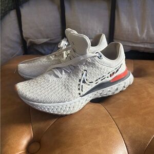 Men's White Nike Running Shoes